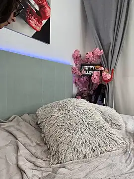 MayaMiragee - nude oil show