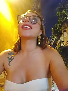 Karen_San_Miguel - Topples in public +hot video 😈