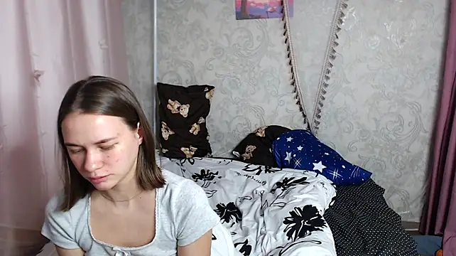 Leila_bambi_ - put on stockings