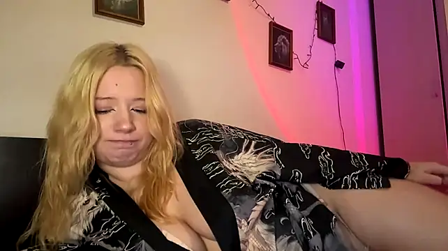 ElanorGahan - tease you with my panties