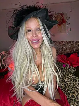 Pammybarbwire - boobs out (2mins)