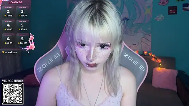 Mollycutiestar - FREE SHOW WITH DILDO 20 MINUTES