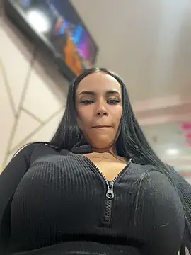 Naatalia - Show boobs
