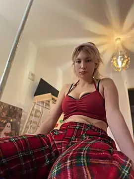 Suyneslii - Boobs Flash
