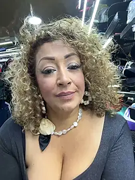 Katti_Barrera - My friend sucks my tits😈
