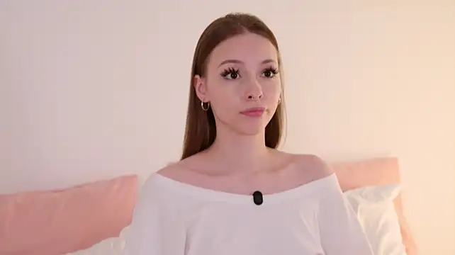 JulyOwens - flexi pose with handbra