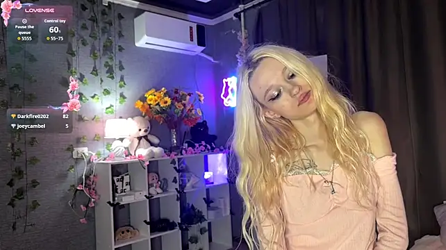 HousedMud - Touch breasts over clothes