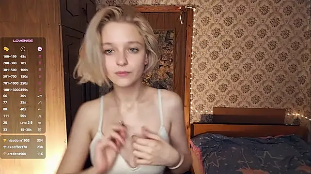 Smartemilia - Take off panties and make pussy happy