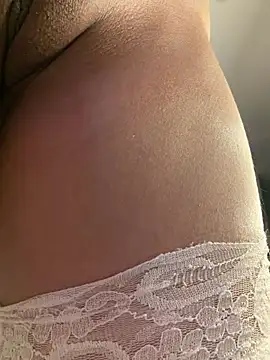 ZaraLuuv - fingering my pussy