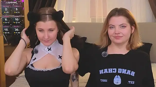 SarahStanleyyy - Tease with bra straps