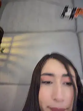 IvonneOwen - Fingering really close & deep