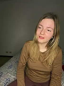 Heyitskiara - Bouncing boobs