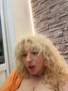 CurlyDaisy - LT gets my new squirt video