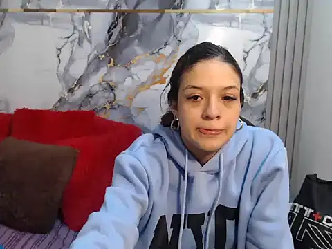 Emilyxrosse - I put 5 fingers in my ass 👅🍑
