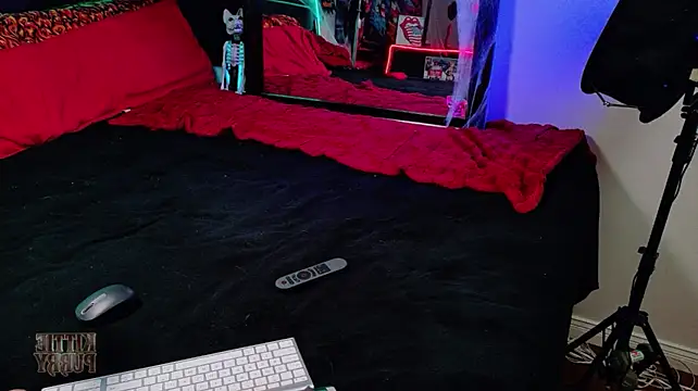 KittiePurry69 - Strip Tease us Kit