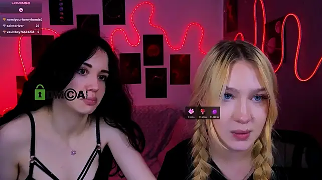 Playful_sophie - show ass