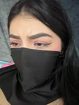 Zharaaa18 - Oil in my body naked