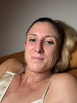 VivienneBlac - show boobs and play🍒