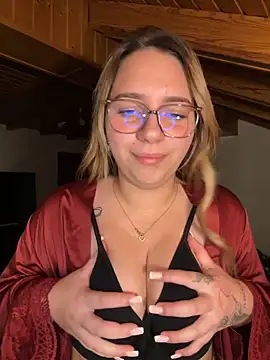Naomi-Klein - Suck Finger