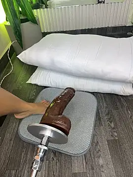 Marianna_uzcategui - anal plug + spanks+ oily ass 😏🍑