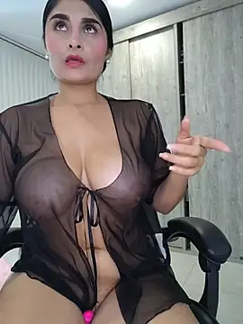 Laia_torres1 - Destroy my pussy with your big dildo🍆💦
