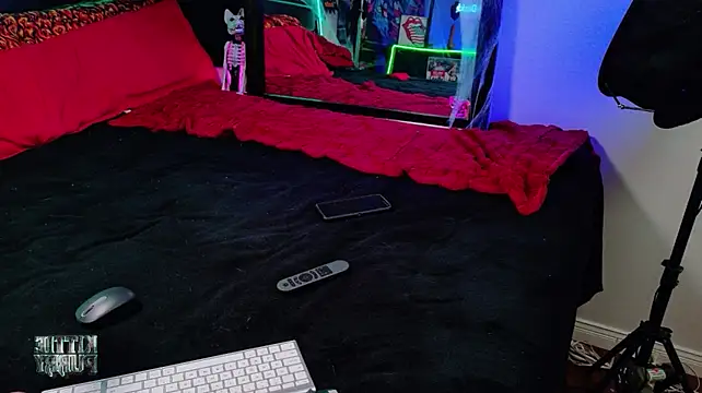 KittiePurry69 - Strip Tease us Kit