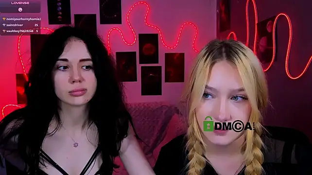 Playful_sophie - show ass