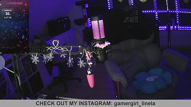 Gamergirl-Linela - LT Gets Shower Video