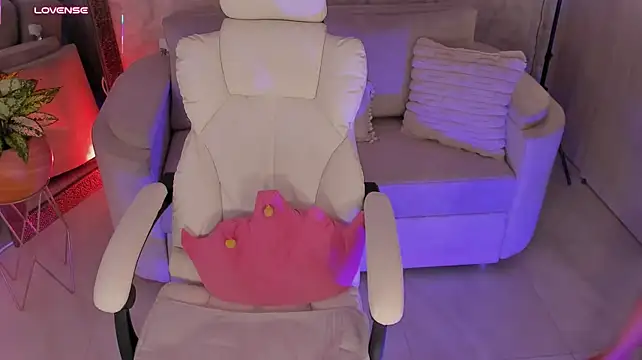 DannieSmith1 - ♥ Spank Ass + Striptease + Bodytour