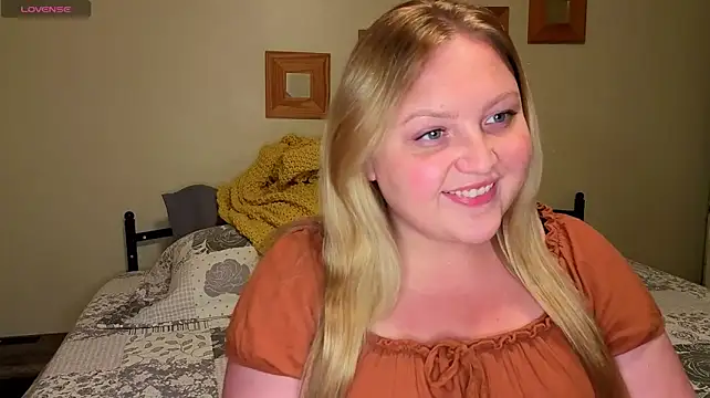 Phatassblonde - play with pussy in public