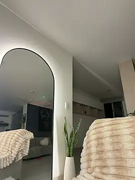 ZaraLuuv - fingering my pussy