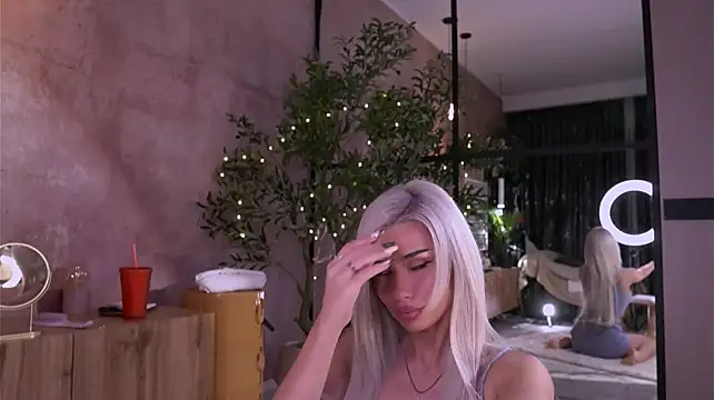 Serene_Sophiex - Squirt show