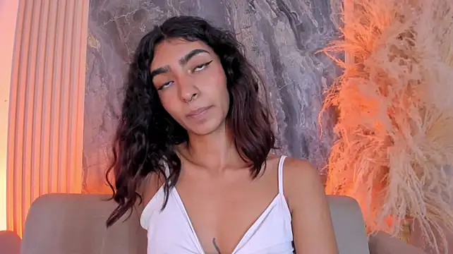 HottieVeroo_ - SHOW PUSSY CLOSE