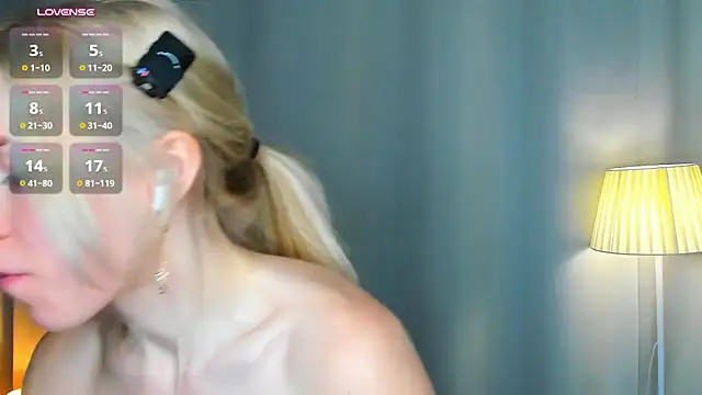 DianeHonnette - Give my butt a massage