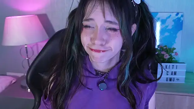 Kitticam - Slow Lip Licking + saliva 💦 (*/ω＼*)