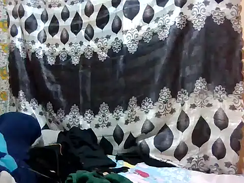 ToxicDoll01 - hii guiz plz help me to pay school fees
