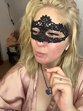-CurvySecret- - 🔥 Cream on Boobs