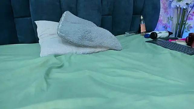 Melody_Megann - OPEN ASS