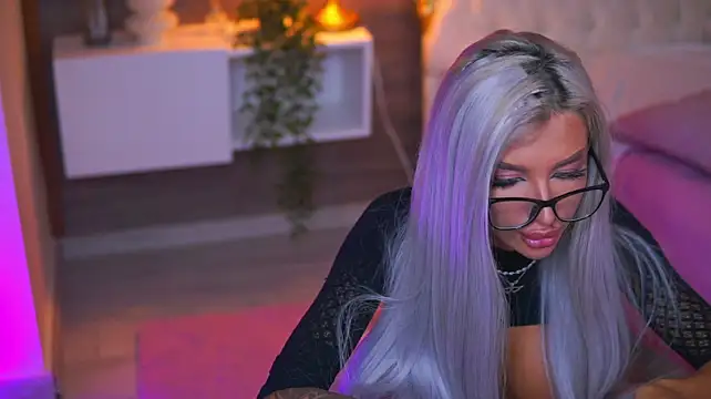Juicy_Jessye - finger my asshole