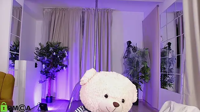 RileyRaeX - Watch Me Turn Up the Heat!