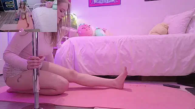 Daisy_Dollxo - Striptease + Lingerie