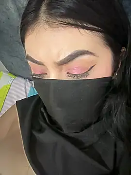 Zharaaa18 - Oil in my body naked