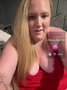 Curvy-BellaXXX