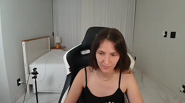 Upssnowy - show boobies