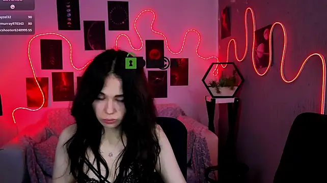 Playful_sophie - show tits 2 girls