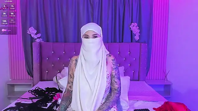 Nayla-Mouna - Remove pantys and slap clit 🥵🥵