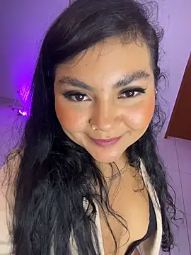 ItsEla - Cameltoe Ela 🔥