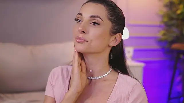 EllyLynne - Make this panties so wet