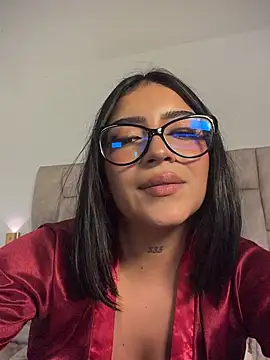 Nicolegh_ - Open coat and play with body 🔥