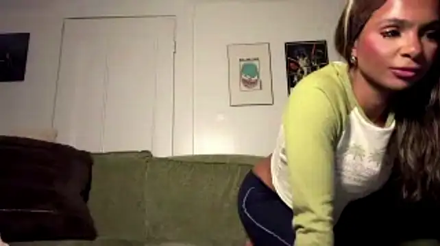 TheOnlyIris - take my bottoms offf